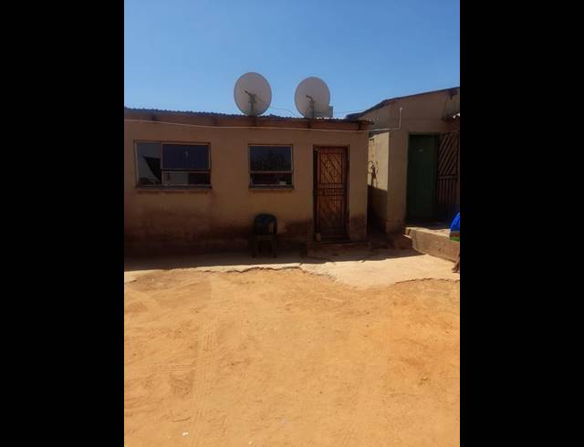 4 BEDROOM HOUSE FOR SALE IN TEMBISA EXT 11